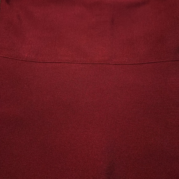 Who in shop burgundy fishtail bandage dress size medium - Picture 7 of 7